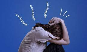 Surto de ansiedade coletiva acende alerta sobre saúde mental de estudantes